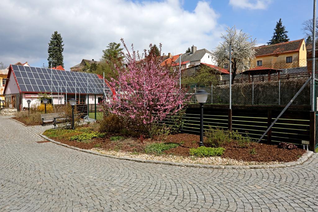 Hotel U Zeleneho Stromu Nepomuk Exterior photo